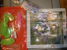 NEW Bead Art Kit FLOWERS With Storage Kit-Outside packaging opened but NEW