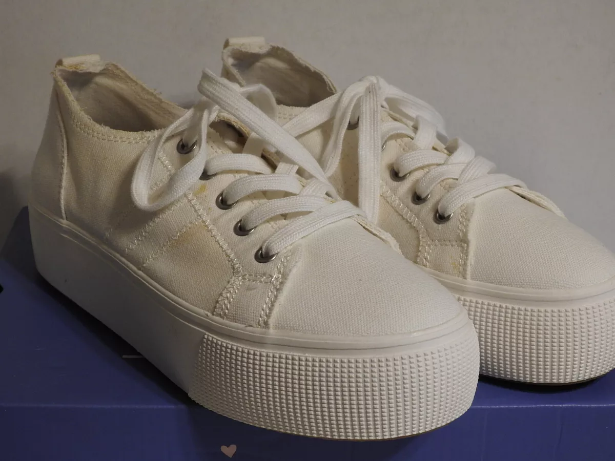 Jellypop clearance white shoes