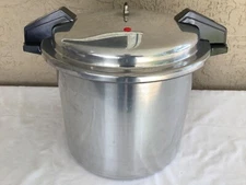 Vintage Mirro-Matic 22 Pressure Cooker Pressure Canner Aluminum 22 Quart M-0522