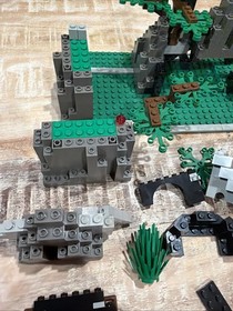 Vintage LEGO Castle 6076 Dark Dragon's Den Incomplete Set Dragon Masters Good
