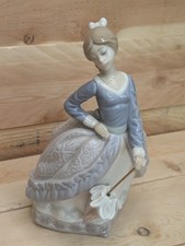 Lladro “Evita – Girl with Parasol” #5212 Porcelain Figurine–Made in Spain (1983)