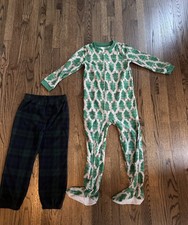 Carters Footed Fleece gray with green trees Pajamas Xmas Size 7 warm cozy zip
