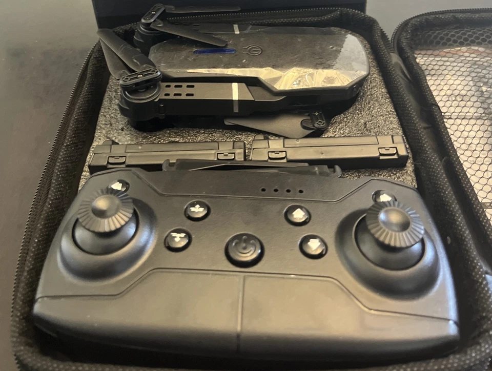 E88 Drone With HD Dual Cameras Double Folding 2.4Ghz RC Quadcopter. New - Image 3 of 4