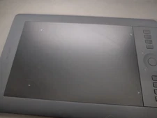 Wacom Intuos Pro Pen and Touch Tablet, Medium (PTH651) with 2 Pens, extra nips