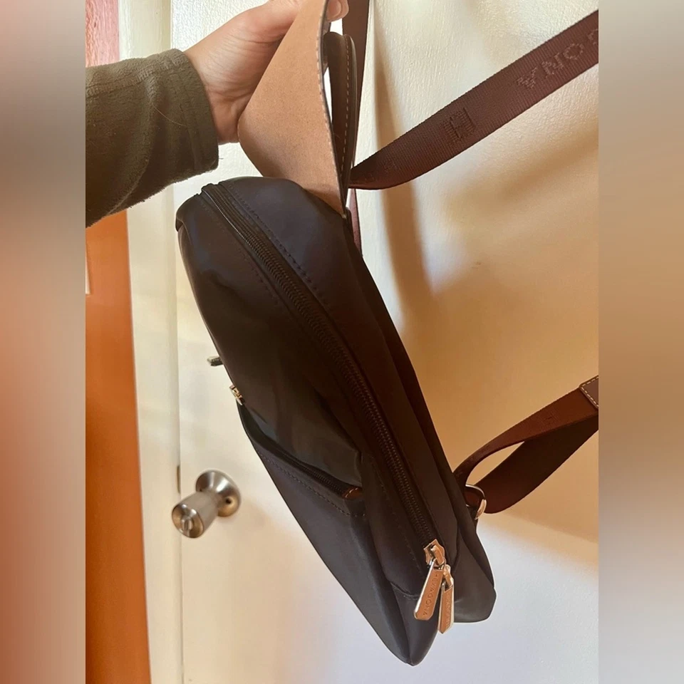 Mochila pequeña Hexagona negra y marrón Foto 4 de 4