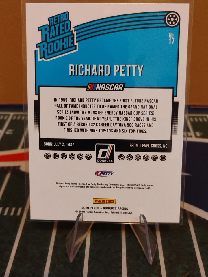 2019 Donruss Racing NASCAR Base Set Retro Rated Rookie #17 Richard Petty - Image 2 of 2
