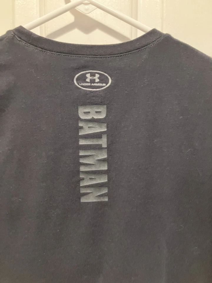 UNDER ARMOUR YOUTH BATMAN THE DARK KNIGHT T-SHIRT UA HEATGEAR TEE GOTHAM Large - Image 4 of 4