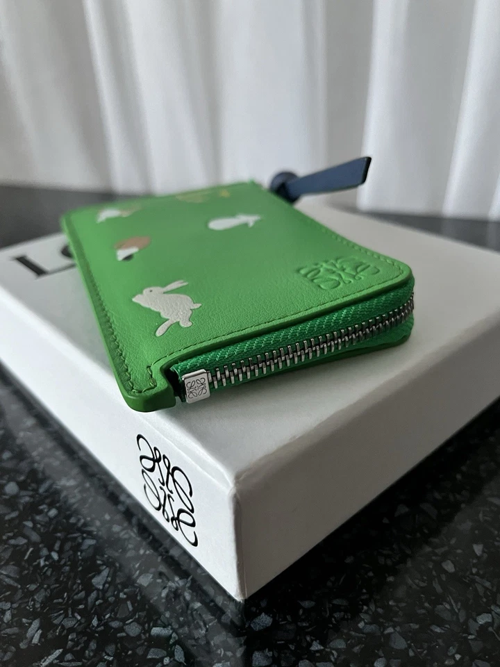 NUEVO LOEWE x Howl’s Moving Castle Verde Conejo Cuero Tarjetero Cartera Bolsa Foto 3 de 4