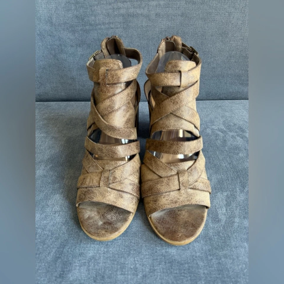 Dollhouse Womens Brown Faux Leather Block Heels SZ 10M Strappy Buckle Back Zip - Image 2 of 4