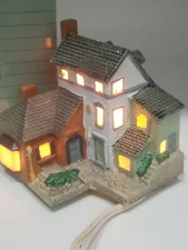 EARLY AMERICAN  LIGHT-UP  MAIN  HOUSE AVON 1989 Beautiful b22