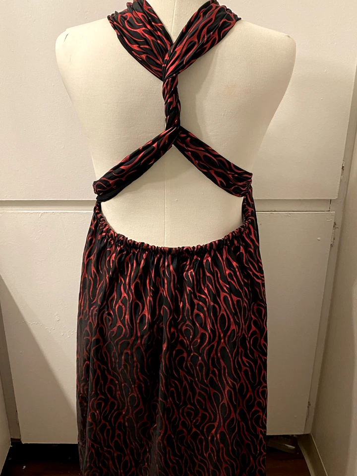 Vestido Multi Estilo Infinito XL - XXL Negro Rojo Llamas Sexy Único en su Clase Foto 4 de 4