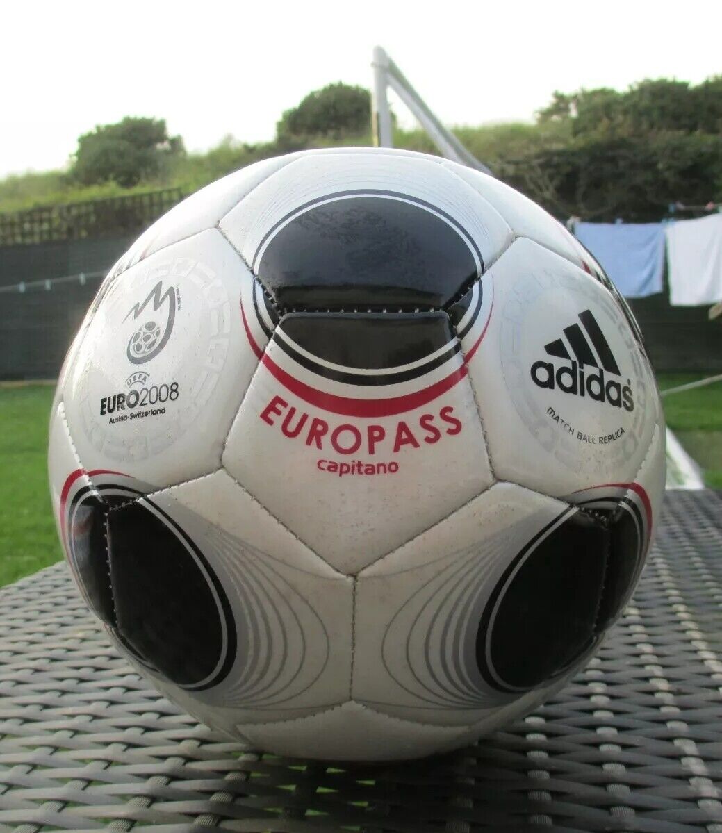 Adidas UEFA Euro 2008 Europass - Capitano Official Size 5 Adidas UEFA Euro 2008 Europass - Capitano Official Size 5