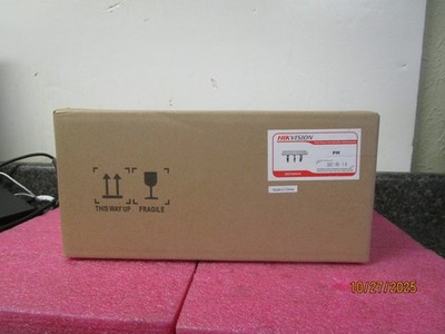 NEW! Hikvision PM Universal Pole Mount Adapter 302700454 - Sealed Box!