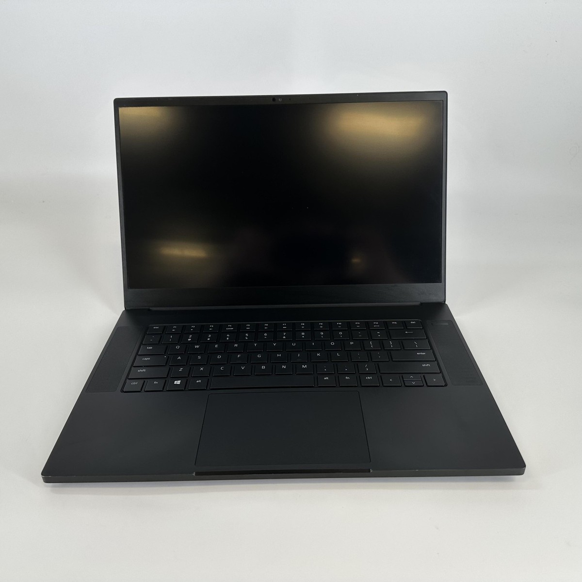 Razer Blade 15 Advanced 300Hz i7-10875H 16GB 1TB RTX 2080 Razer Blade 15 Advanced 300Hz i7-10875H 16GB 1TB RTX 2080