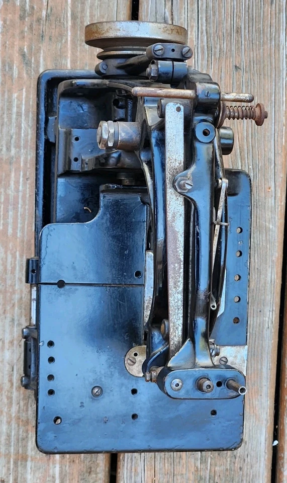 Antique Vtg Metropolitan S.M.CO. 26A W Willcox & Gibbs Industrial Sewing Machine - Image 3 of 4