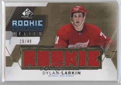 2015-16 SP Game Used Edition Rookie Phenom Relics Gold 29/49 Dylan Larkin RC 2d8