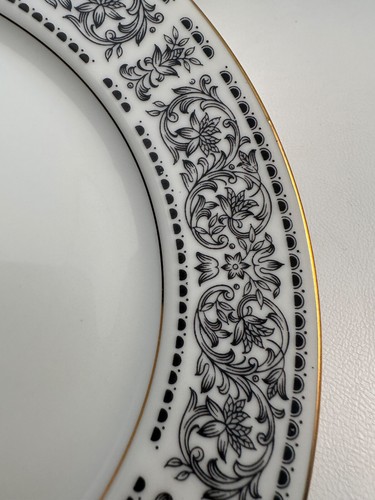 Wilshire House - Spanish Scroll - Salad Dessert Plate - Gold Trim - Set of 6 - Picture 6 of 10