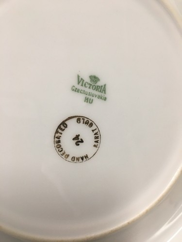 (4 Piece) Victoria Czechoslovakia Gold Encrusted Handpainted 'Portrait' TEA SET - Picture 11 of 12