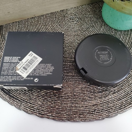 Mac Mineralize Skinfinish~PETTICOAT~New In Box, Limited Edition, Hard To Find - Picture 4 of 7