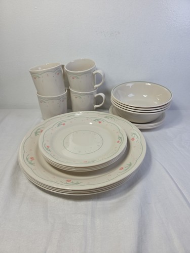 Vintage Corning Corelle Calico Rose Dish Dinner 20 Piece Set Service for 4