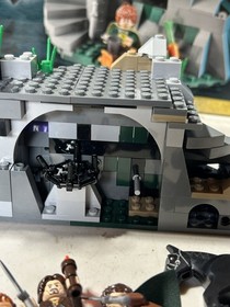 LEGO Lord of the Rings: Attack On Weathertop 9472 - 90% complete- box and figs!