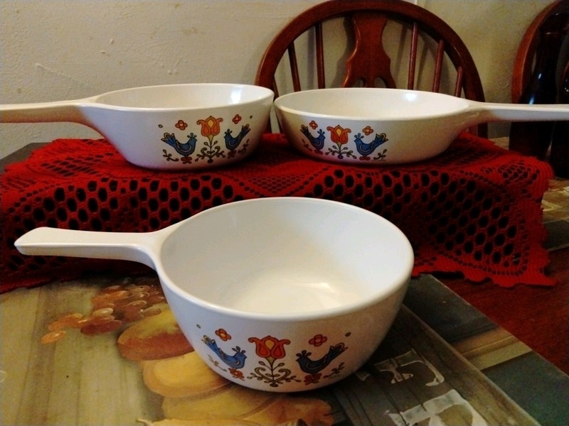 1975 Country Festival CorningWare Saucepans Was Only Made Between 1975 And 76