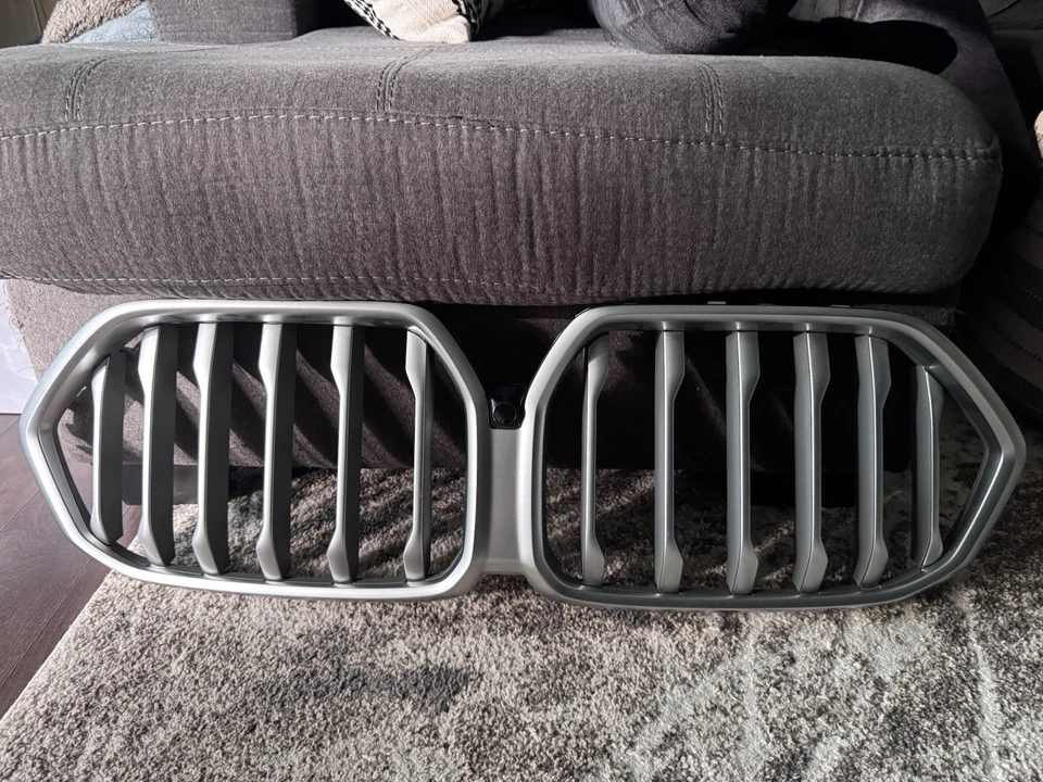 Front Grille BMW X6 G06 2020-2024 - Image 2 of 4