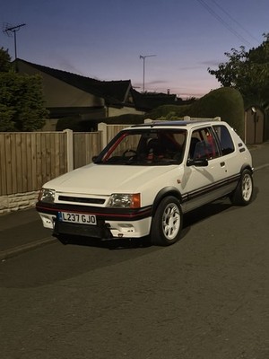 Peugeot 205