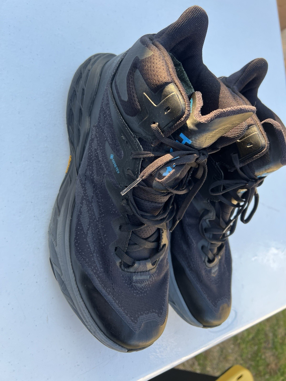 Men’s HOKA M SpeedGoat 5 Mid GTX Hiking Boots Size 11.5 Black thumbnail 4