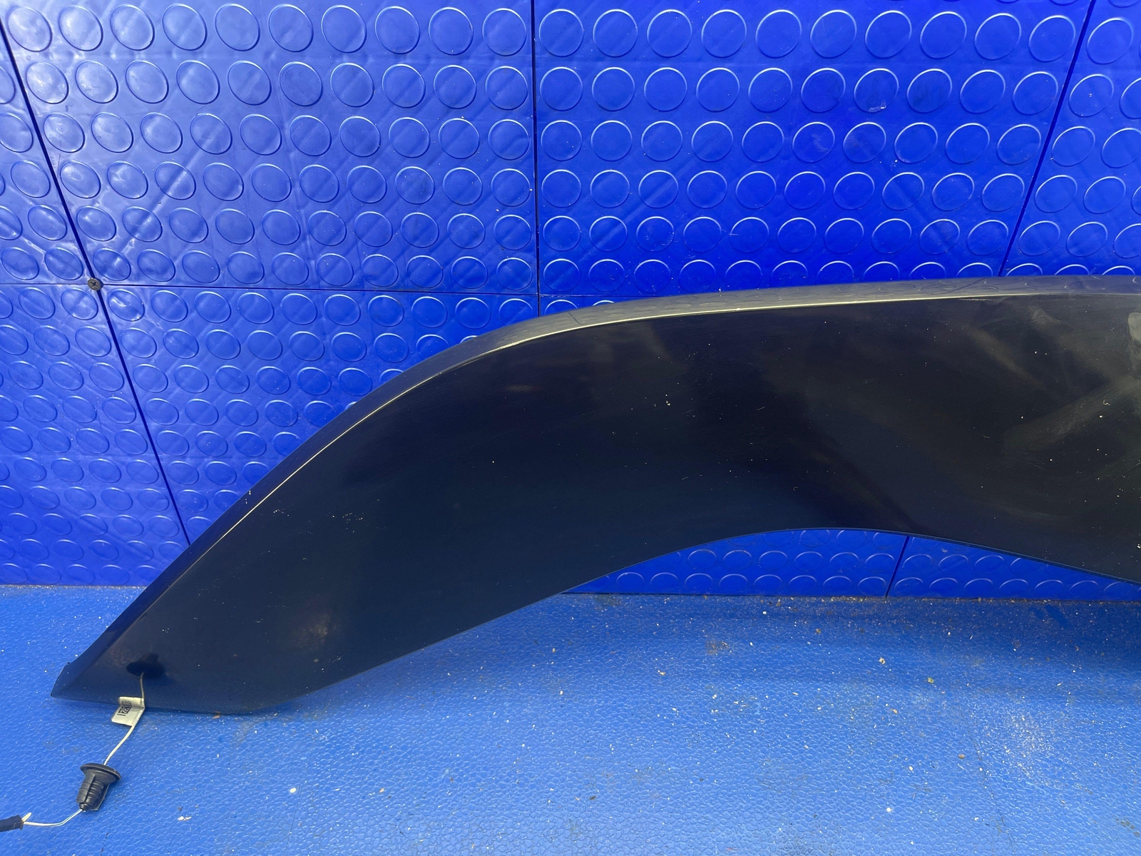 2014-2020 BMW I8 REAR LEFT UPPER QUARTER PANEL SPOILER WING (B97) 51447336415