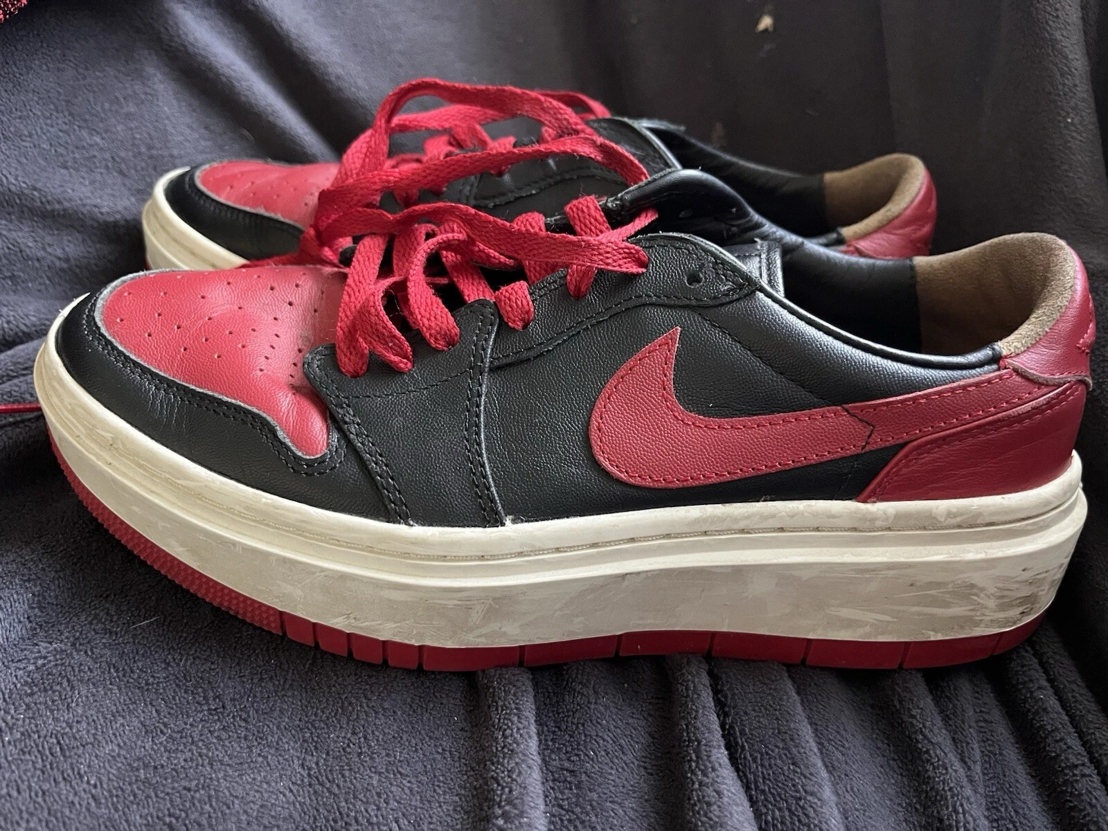 Nike Air Jordan’s nere rosse e bianche in pelle taglia 8 5