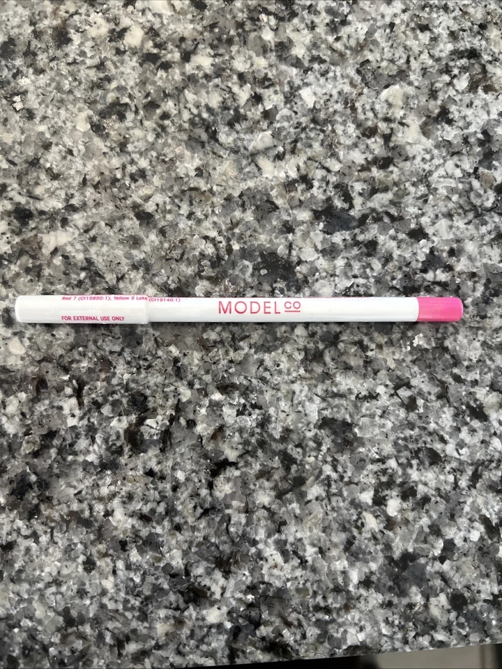 Delineador labial Model Co Illusion Ipsy edição especial - contorno labial nude - Imagem 2 de 4