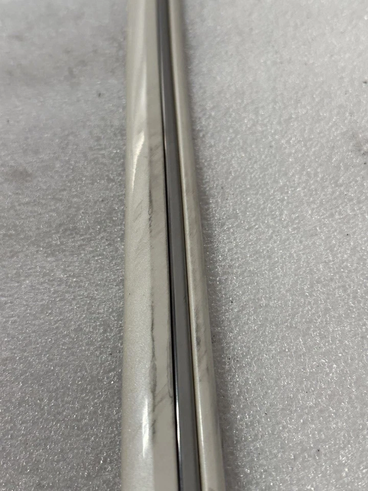 Toyota Avalon 2000 2001 2002 2003 2004 puerta trasera izquierda moldura impacto moldura blanco Foto 4 de 4