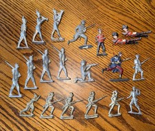 Vintage Lot of 20 WWI - WWII  Miniature US American British Lead Toy Soldiers