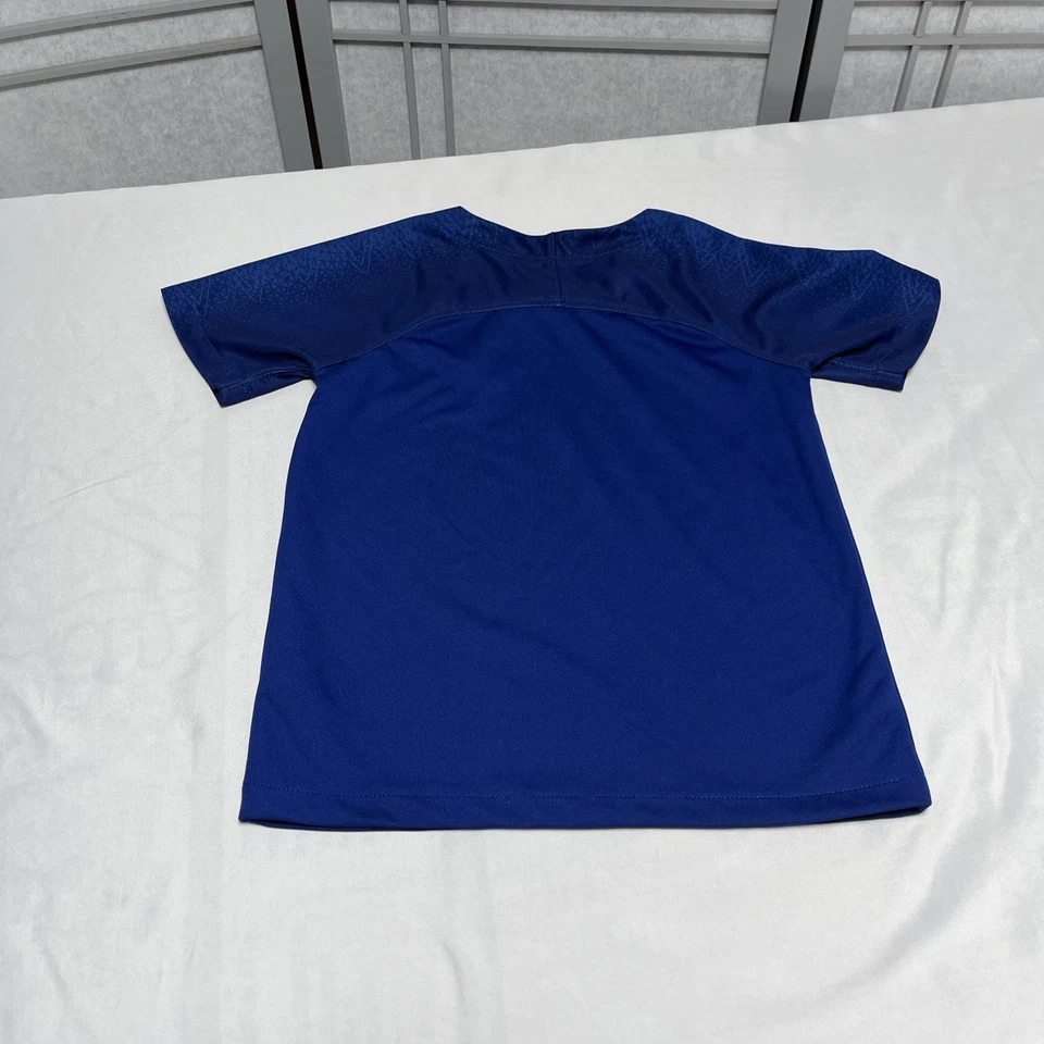 Camiseta de fútbol Umbro Manchester FC para niños talla pequeña 6/7 - buen estado Foto 4 de 4