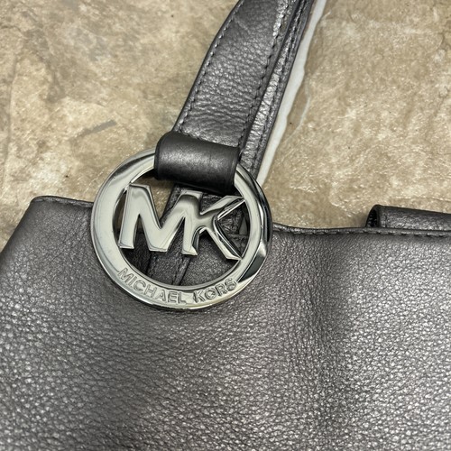 Michael Kors Fulton Large Gray/SilverPebbled Leather Hobo Shoulder Tote MK Medal - Afbeelding 3 van 16