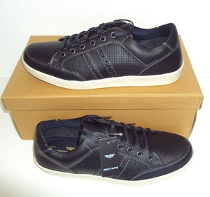navy smart trainers