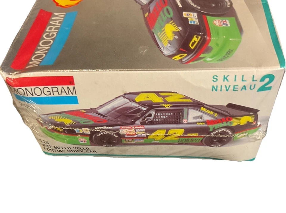 Monogram 1991 Vintage Mello Yellow Stock Car Kit 1/24 Kyle Petty #42 Model 2428 - Image 2 of 4