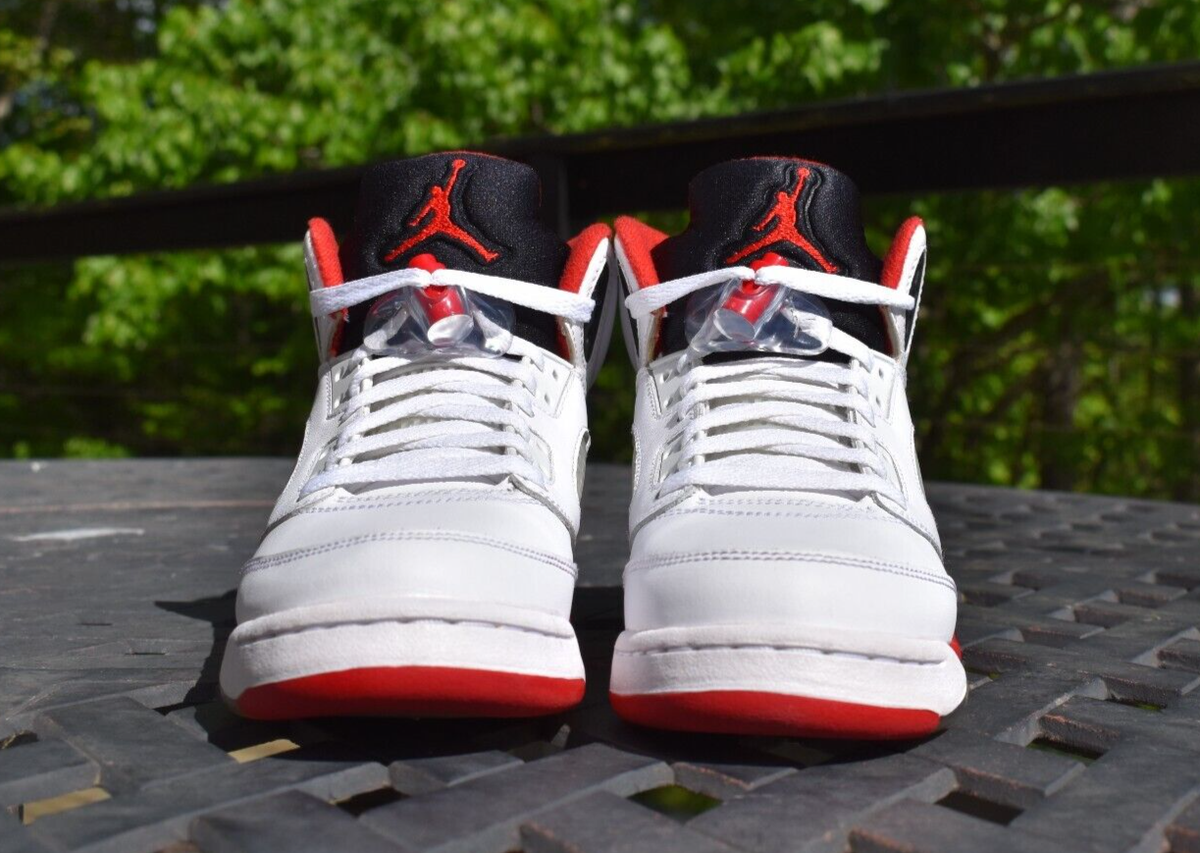 VINTAGE Nike Air Jordan 5 GS 'Fire Red Black Tongue' 440888 VINTAGE Nike Air Jordan 5 GS 'Fire Red Black Tongue' 440888