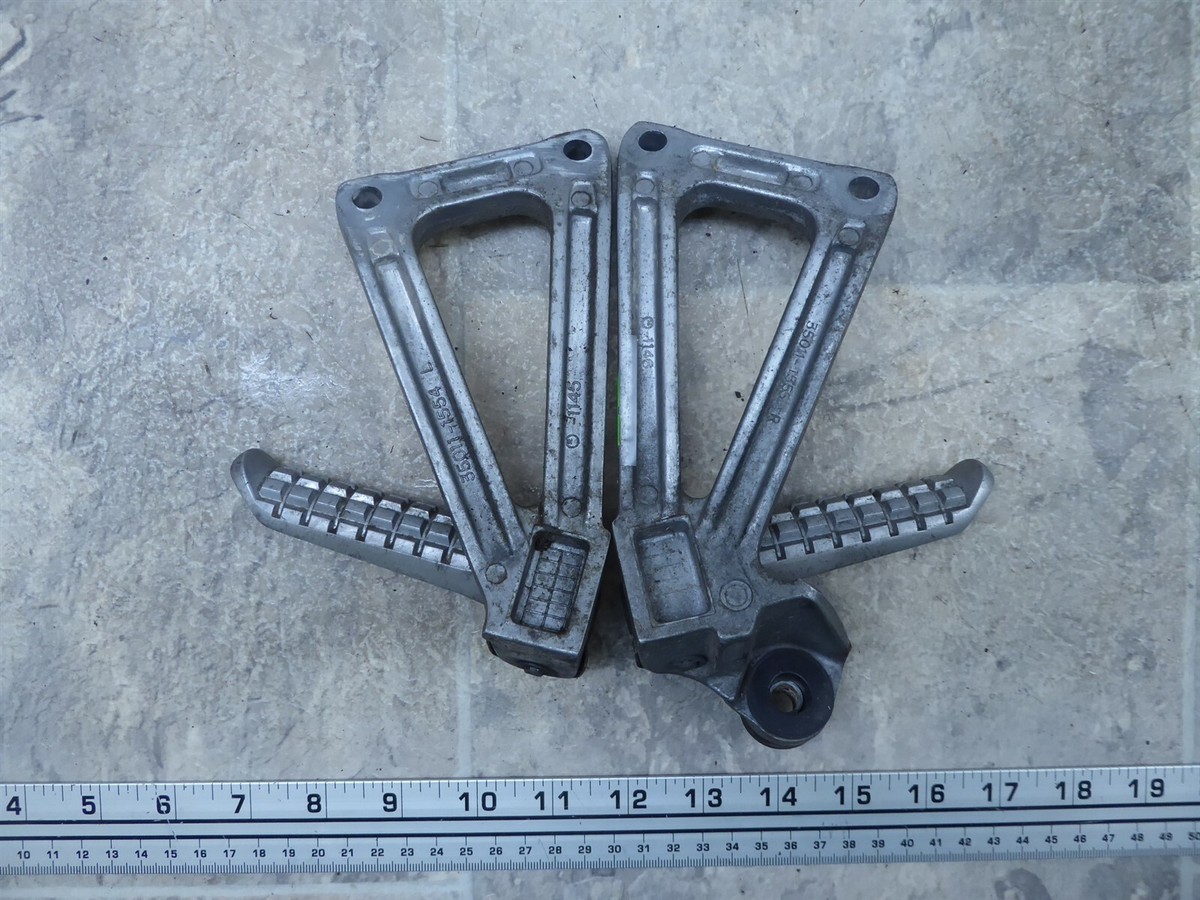 1992 Kawasaki ZX750 Ninja ZX7 K753. rear passenger foot pegs 1992 Kawasaki ZX750 Ninja ZX7 K753. rear passenger foot pegs