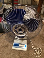 Vintage Sampo 12" 3 Speed Oscillating Fan Blue Blade nice clean