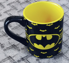 14oz DC Comics Batman Logo coffee mug - Very Good - Ships Same Business Day