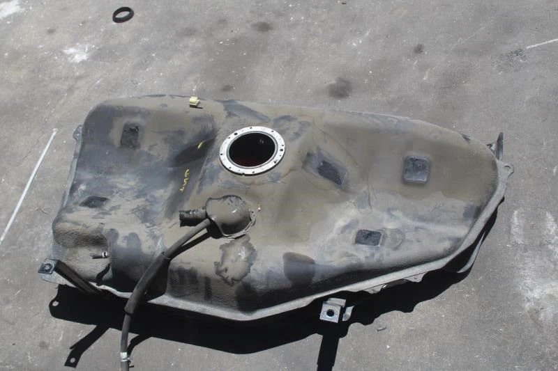 2003 TOYOTA CELICA GAS FUEL TANK Foto 2 de 4