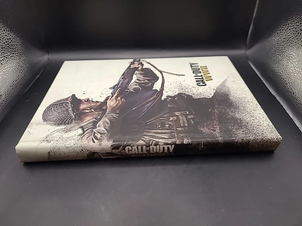 Call Of Duty WWII (2) Official Collector's Strategy Guide Hardback - Image 3 of 4