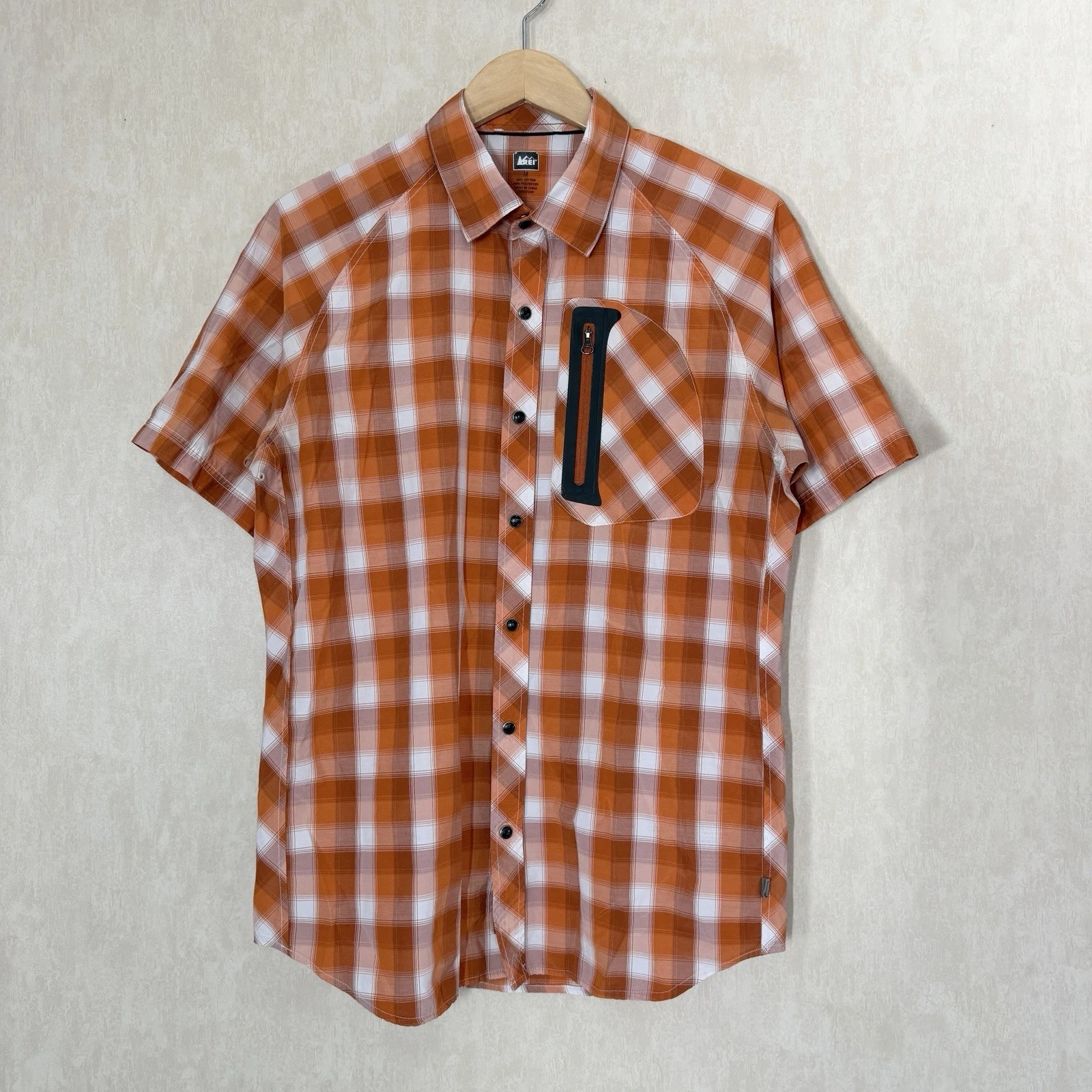 REI Men’s Snap Button Shortsleeve Hiking Fishing Shirt UPF 40+ in Orange Plaid M