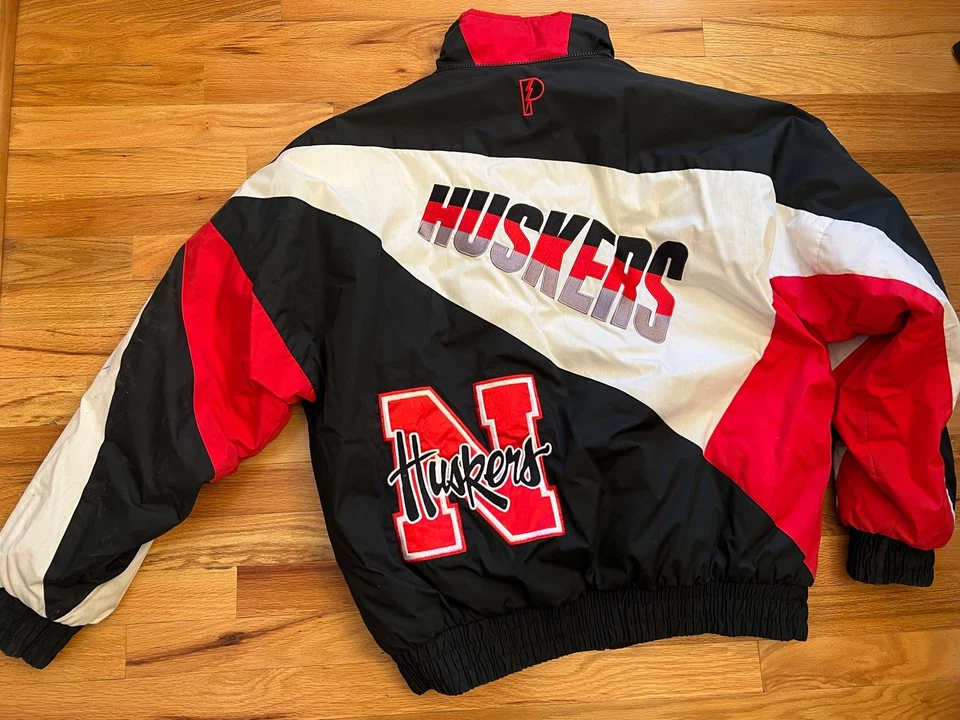 CHAQUETA ABRIGO DE INVIERNO PESADA VINTAGE NCAA NEBRASKA CORNHUSKERS AÑOS 90 JUGADOR PROFESIONAL XL Foto 2 de 4