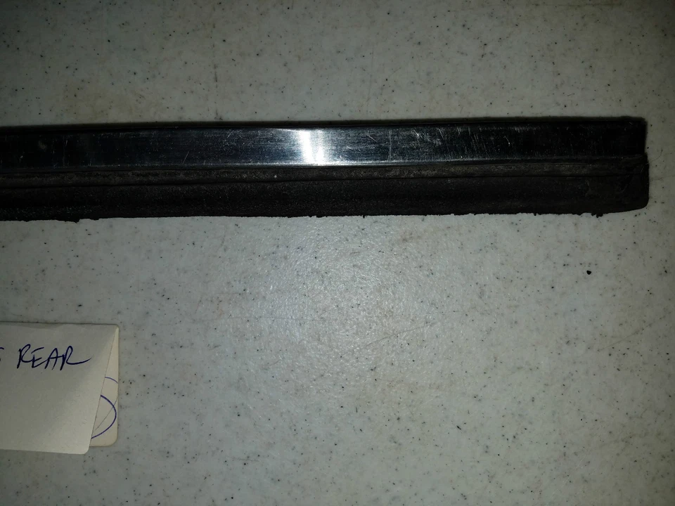 1969 plymouth GTX b-body Coronet conversível 1/4 moldura de janela fotos de estoque DIREITAS - Imagem 4 de 4