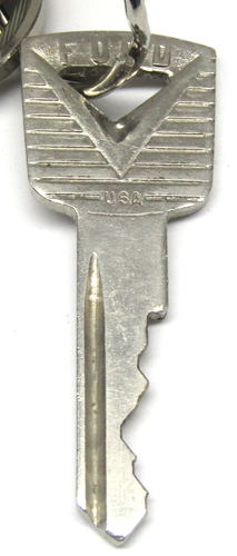 Ford Cut Key Set of 4 Original Vintage Car Logo Family of Fine Cars Collectible - Picture 9 of 9