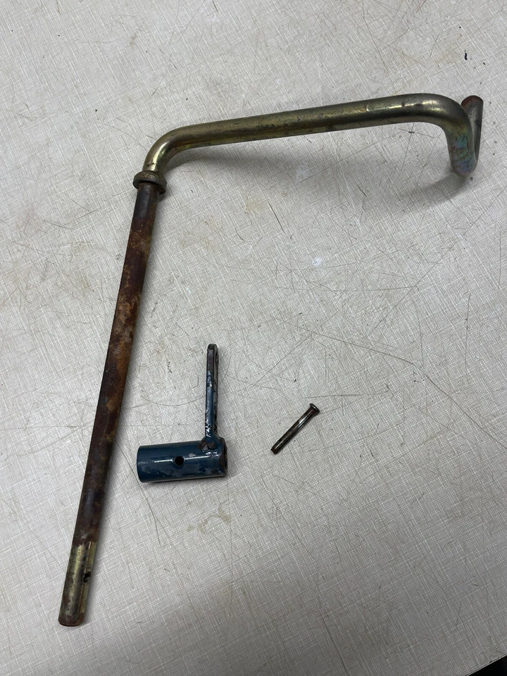 Bloqueo y brazo diferencial tractor Kubota B7100 HST Foto 2 de 3