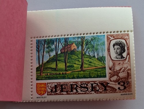 Jersey Postage Stamps militia 20p booklet 1975, mint condition - Picture 2 of 4